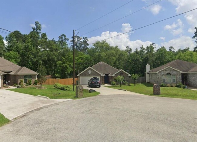 Building Photo - 203 Maple Ln
