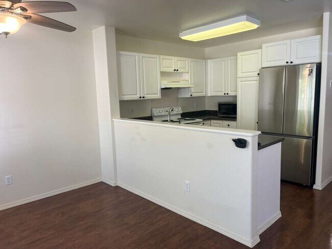 Building Photo - 3 bed 2.5 Bath 2 car garage/ Central AC/ Ewa Beach!