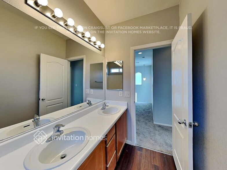 Building Photo - 720 Easter Lily Pl