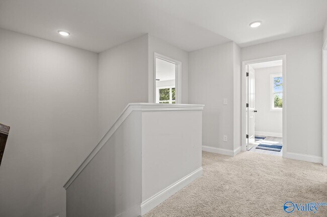 Building Photo - 123 Ivy Vine Dr