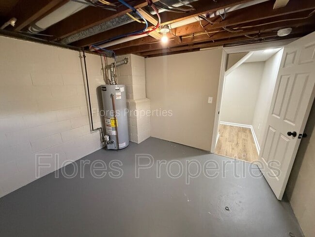 Building Photo - 1136 Pauline Ave