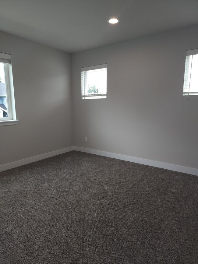 Building Photo - Yelm Creek Estates, New Construction 4 Bedroom, 2.75 Bathroom with Den