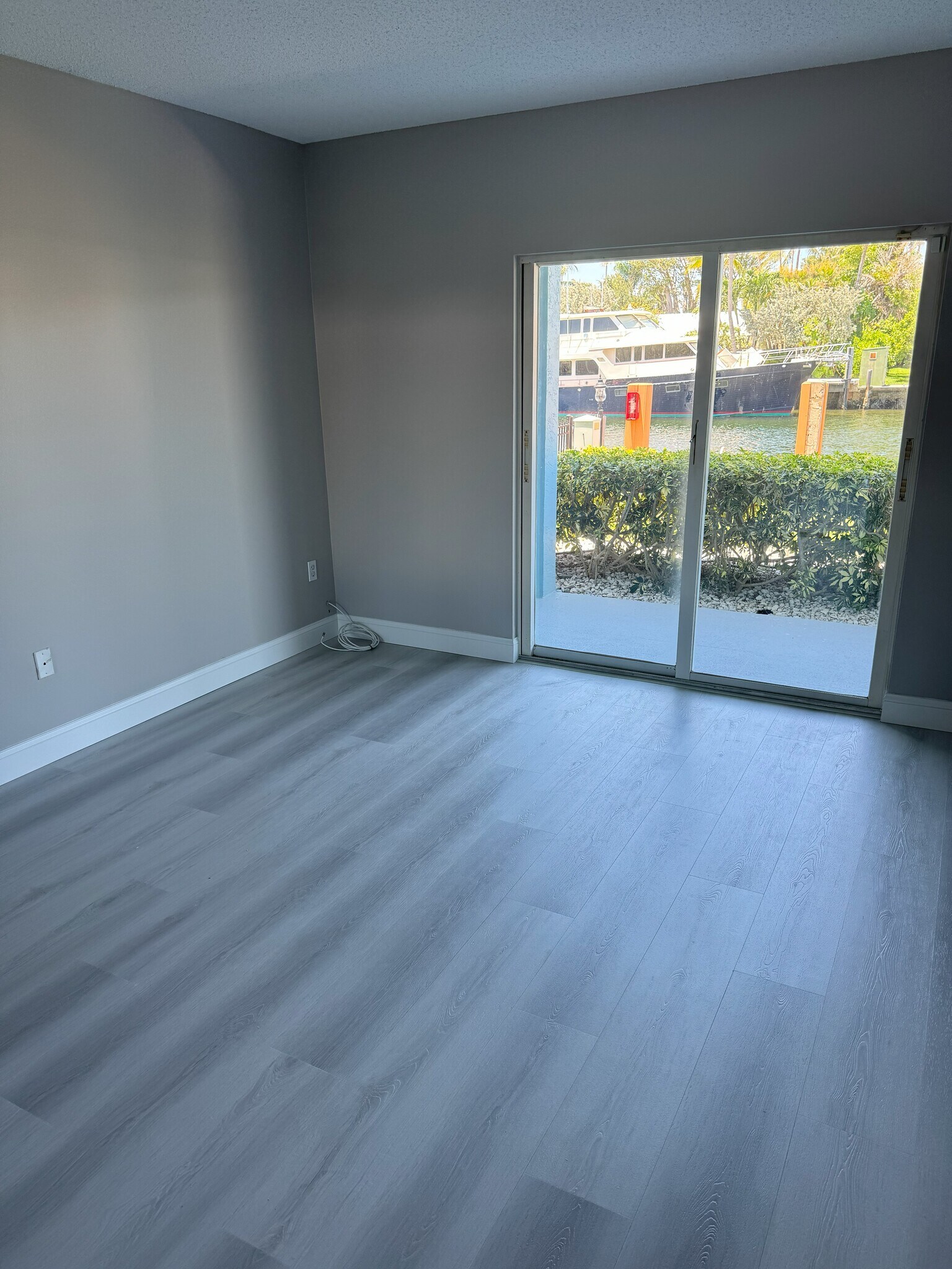 Building Photo - 2713 NE 28th Ct