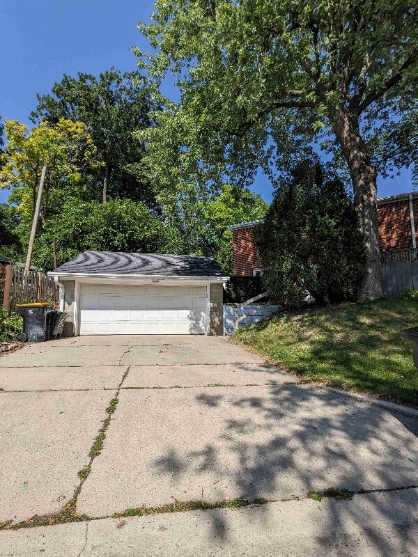 Building Photo - 251 N 116th St