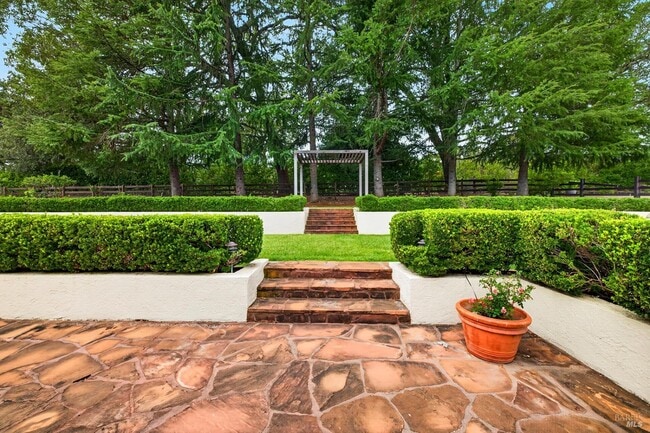 Building Photo - 15644 Arnold Dr