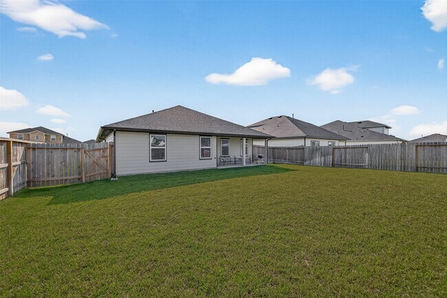 Building Photo - 7411 Canyon Chase Dr