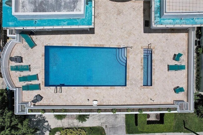 Building Photo - 9156 Collins Ave