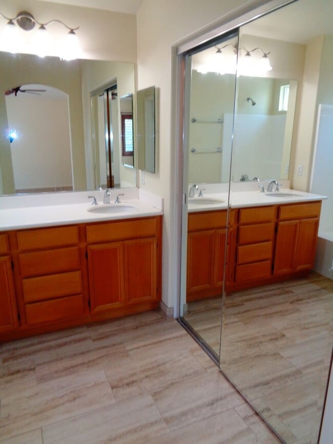 Building Photo - 1551 N Poconos Cir
