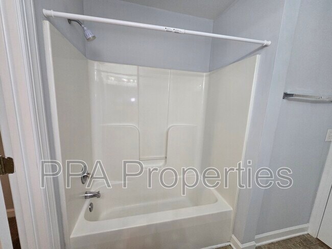 Building Photo - 929 Morreene Rd