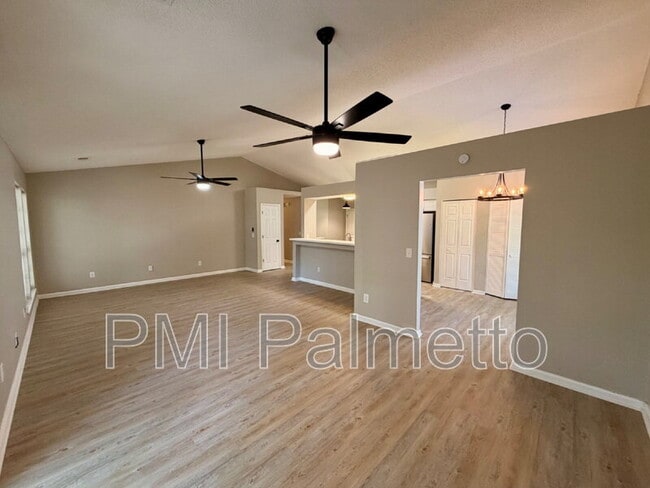 Building Photo - 22 Sweet Thorne Cir