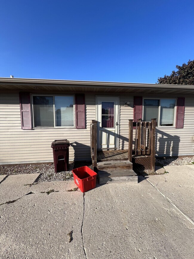 Building Photo - 1510 S 38th St