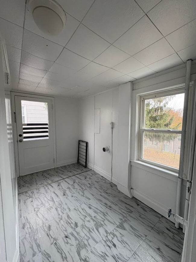 Building Photo - Charming House in the Borough