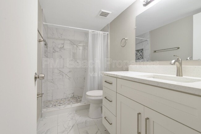 Building Photo - 400 Nottingham Cir