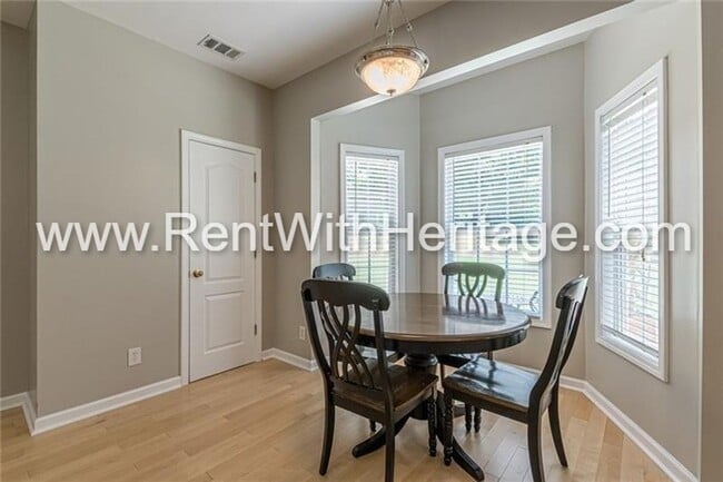 Building Photo - GORGEOUS 4 BEDROOM / 2.5 BATH WITH ALL THE UPGRADES IN POULAR KINGSWOOD SWIM / TENNIS COMMUNTY