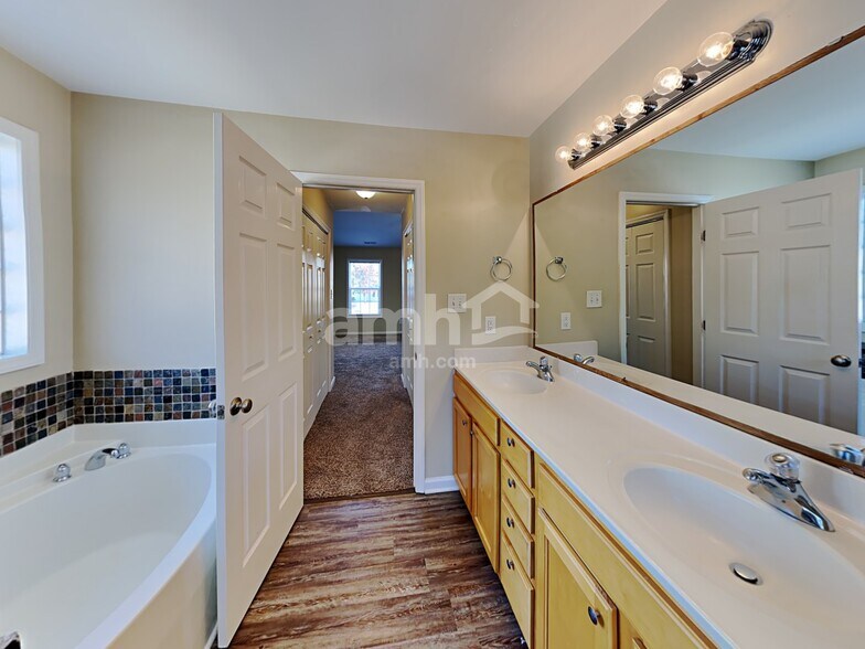 Building Photo - 4201 Bay Rum Ln