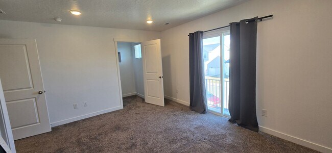 Building Photo - 3 Bed 2 Bath Townhouse in Lehi!!