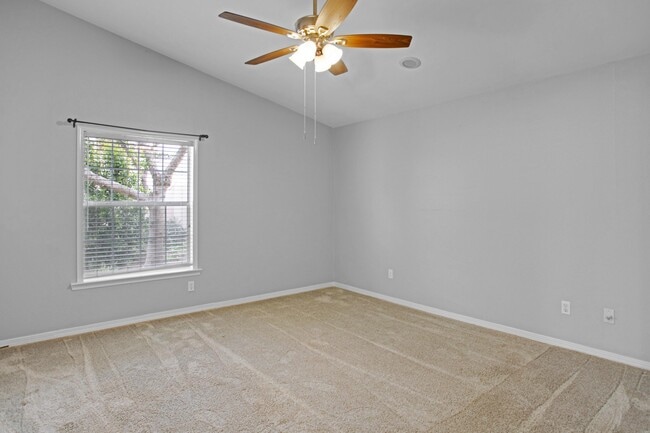 Building Photo - 319 L'Atrium Dr