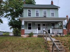 Building Photo - 97 N Reamstown Rd