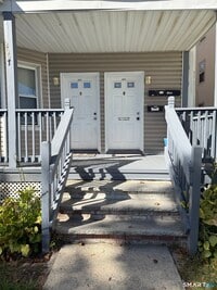 Building Photo - 2657 Main St