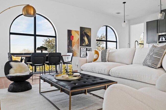 Building Photo - 2701 Bumble Bee Dr