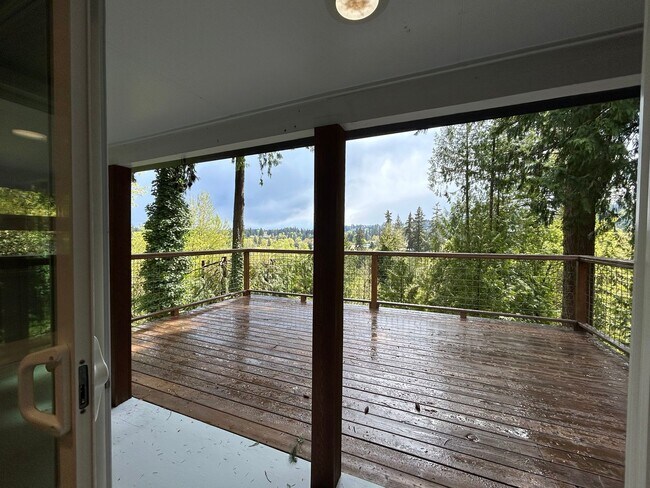 Building Photo - Stunning Views! Secluded 2 Bed, 1 Bath Gem!