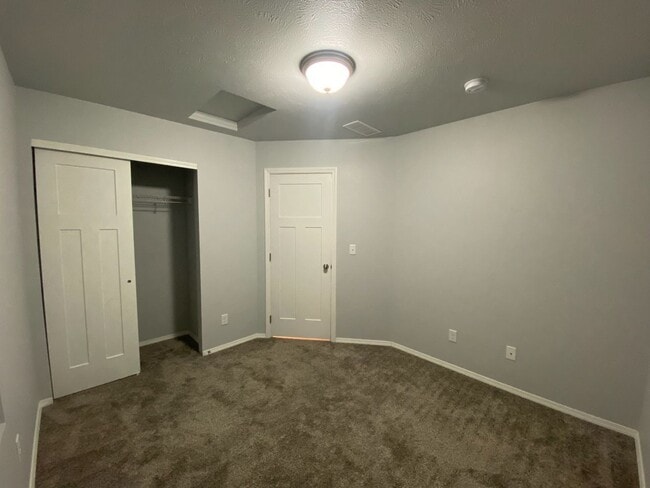 Building Photo - $2,300 - 3 Bed / 2 Bath Beautiful Home with Fully Fenced Yard in Airway Heights