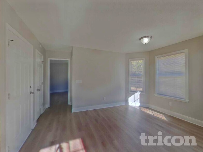 Building Photo - 131 Mews Ct