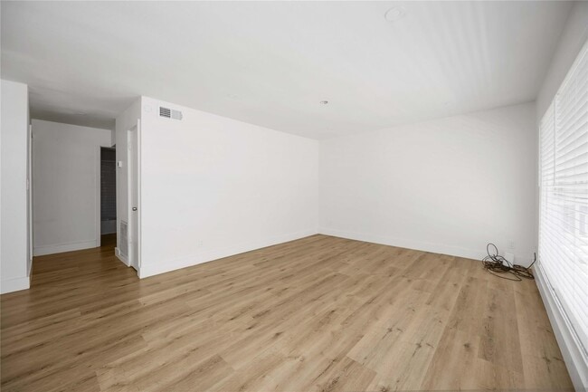 Building Photo - 2218 Hazard St