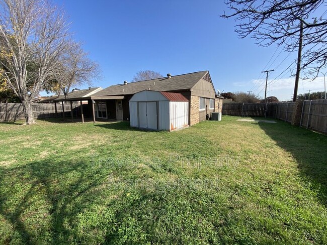 Building Photo - 7401 Farm Field Ct