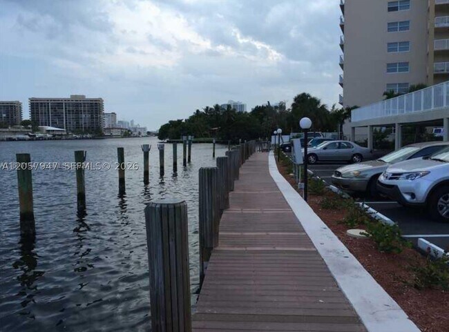 Building Photo - 111 Golden Isles Dr