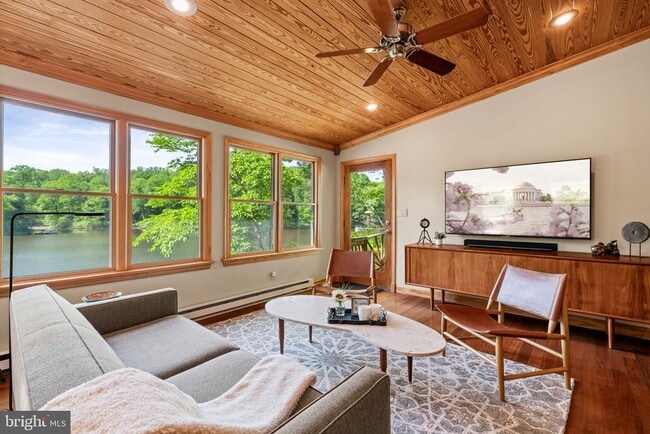 Building Photo - 8255 Sunderman Pl