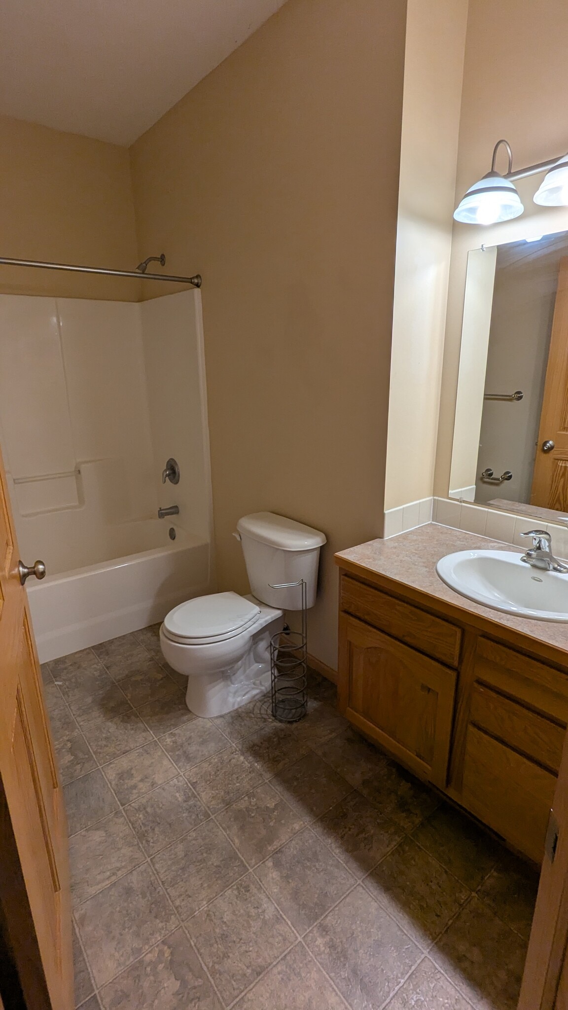 Main Bathroom - 3615 29th Ave