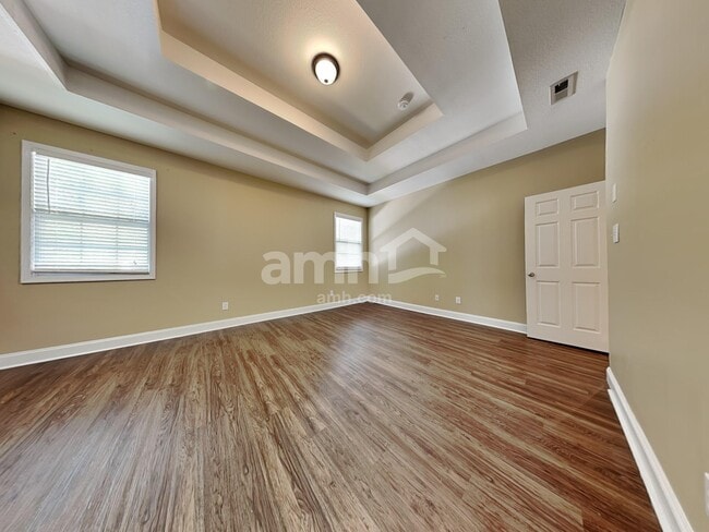 Building Photo - 10900 Parkgate Ln