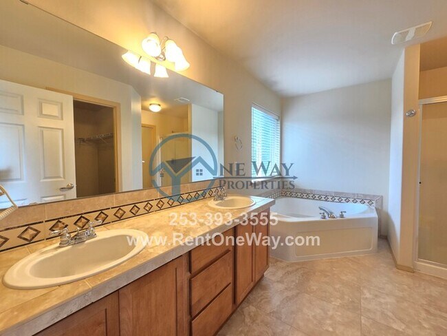 Building Photo - 15410 87th Ave E