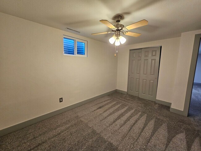 Building Photo - Comfortable 4 bed, 2 bath home in 80906!