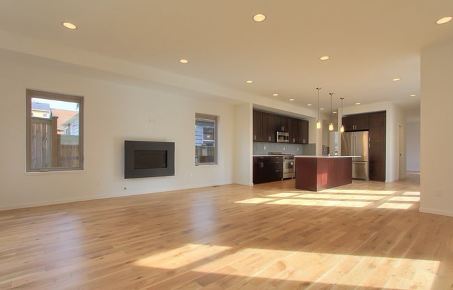 Building Photo - 12013 35th Ave NE