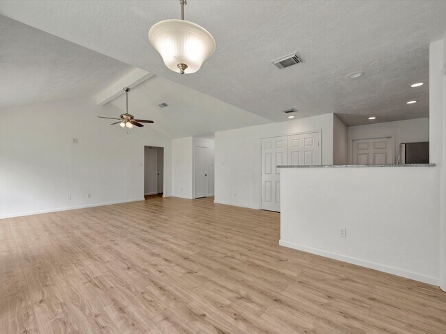 Building Photo - 2515 Northern Dr