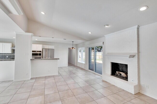 Building Photo - 7709 Shoal Creek Blvd