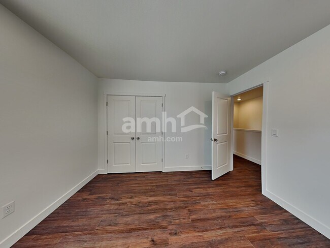 Building Photo - 4722 86th Ave NE