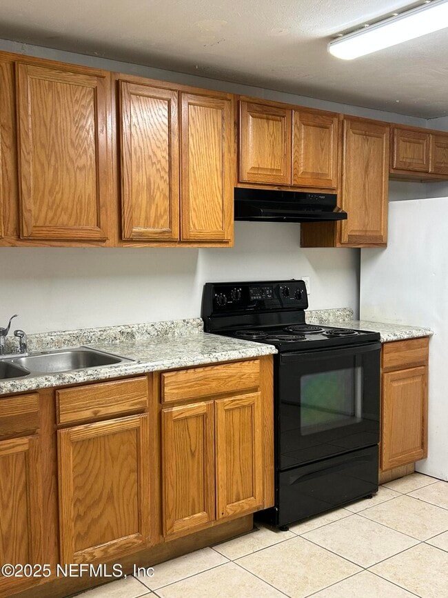 Building Photo - 2678 Sunrise Village Dr