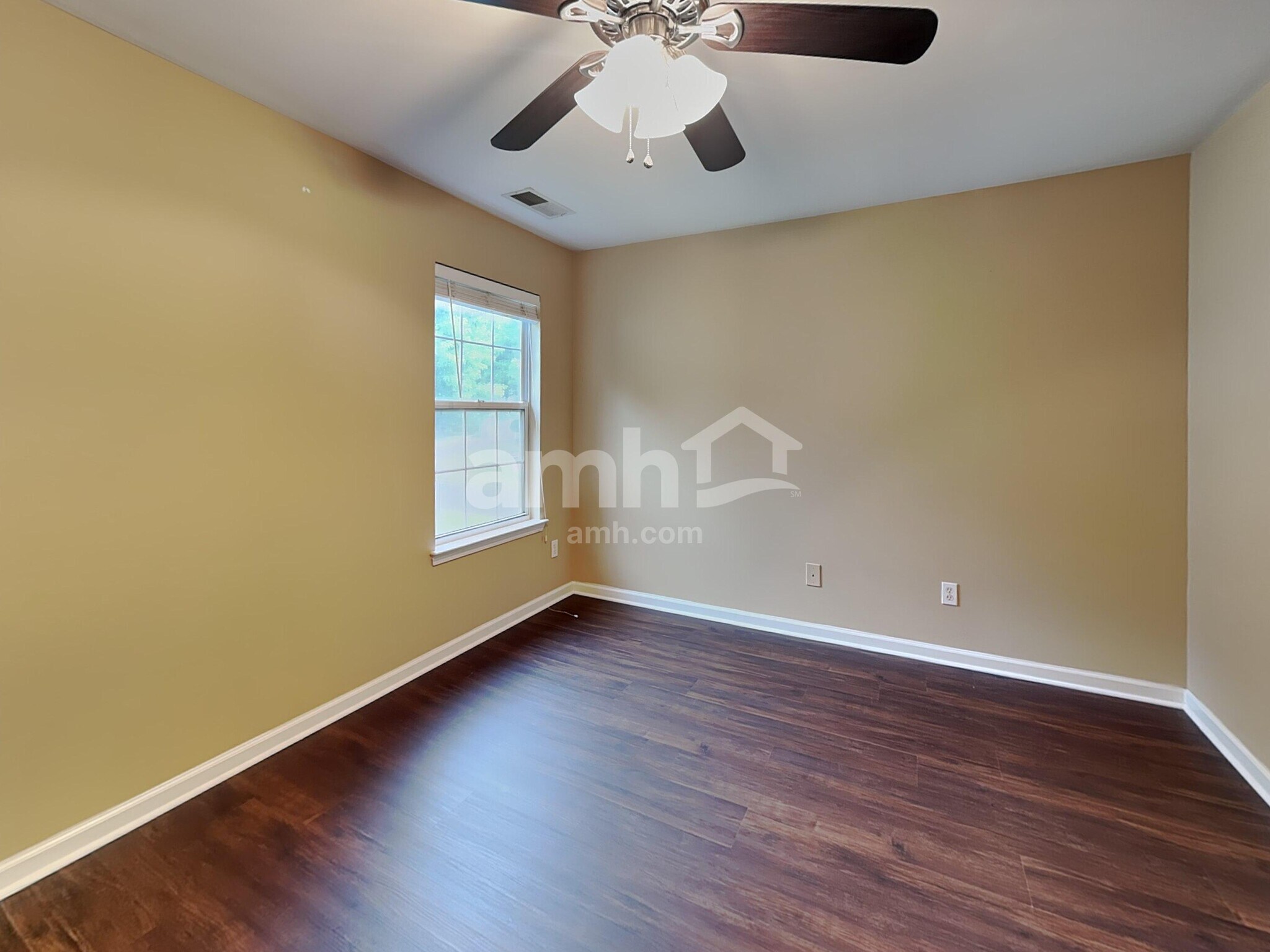 Building Photo - 433 Holland Springs Dr
