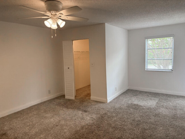 Building Photo - 6935 Huntington Ln