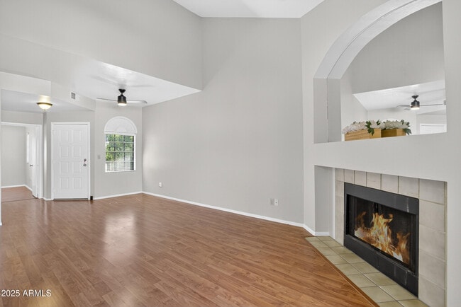 Building Photo - 930 N Mesa Dr