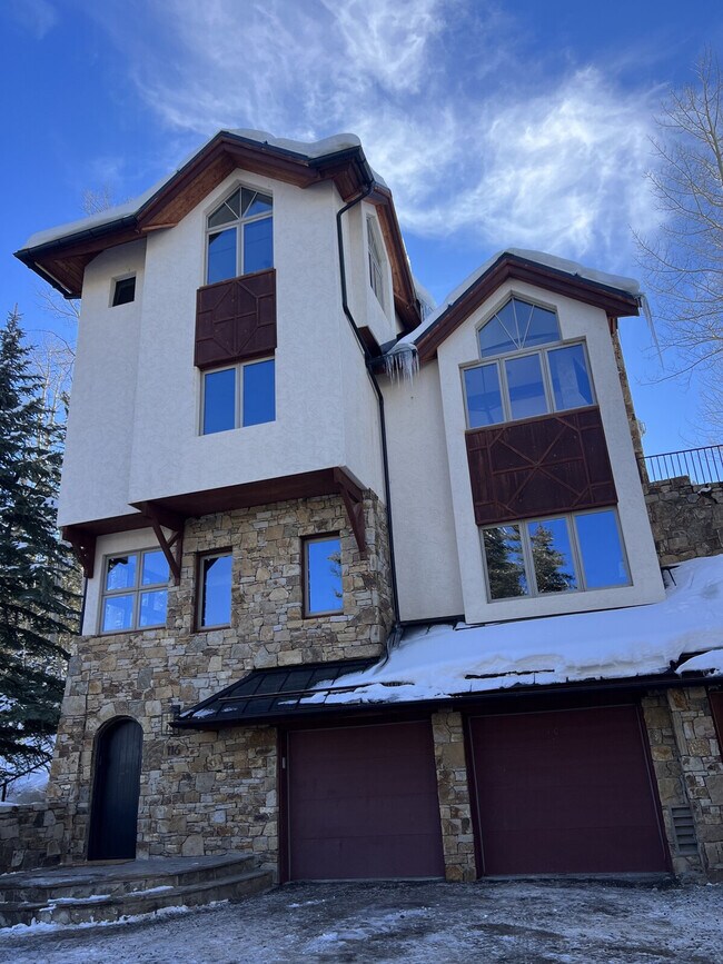 Building Photo - 116 Winterleaf Dr