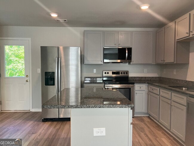 Building Photo - 431 Camella Cir