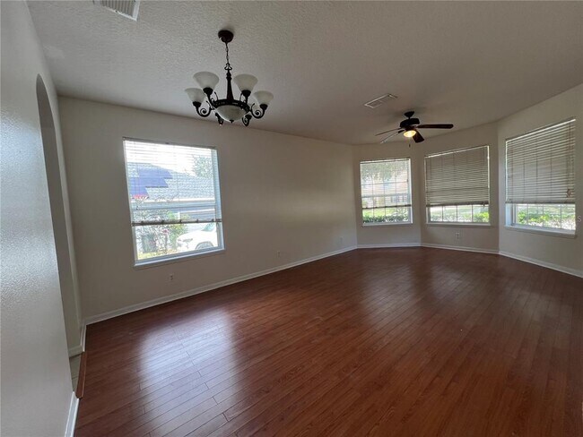 Building Photo - 554 Hiawatha Palm Pl