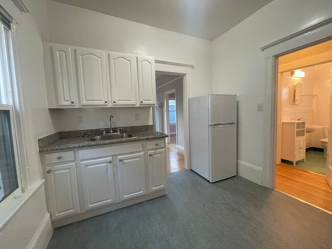 Building Photo - 3112 California St