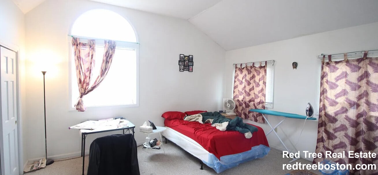 Building Photo - 7 Etna St