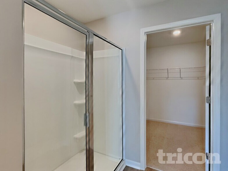 Building Photo - 5235 Ironwood Dr