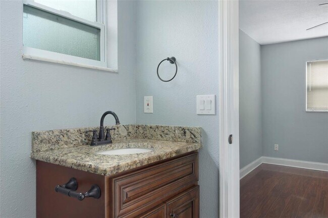 Building Photo - 727 14th St S